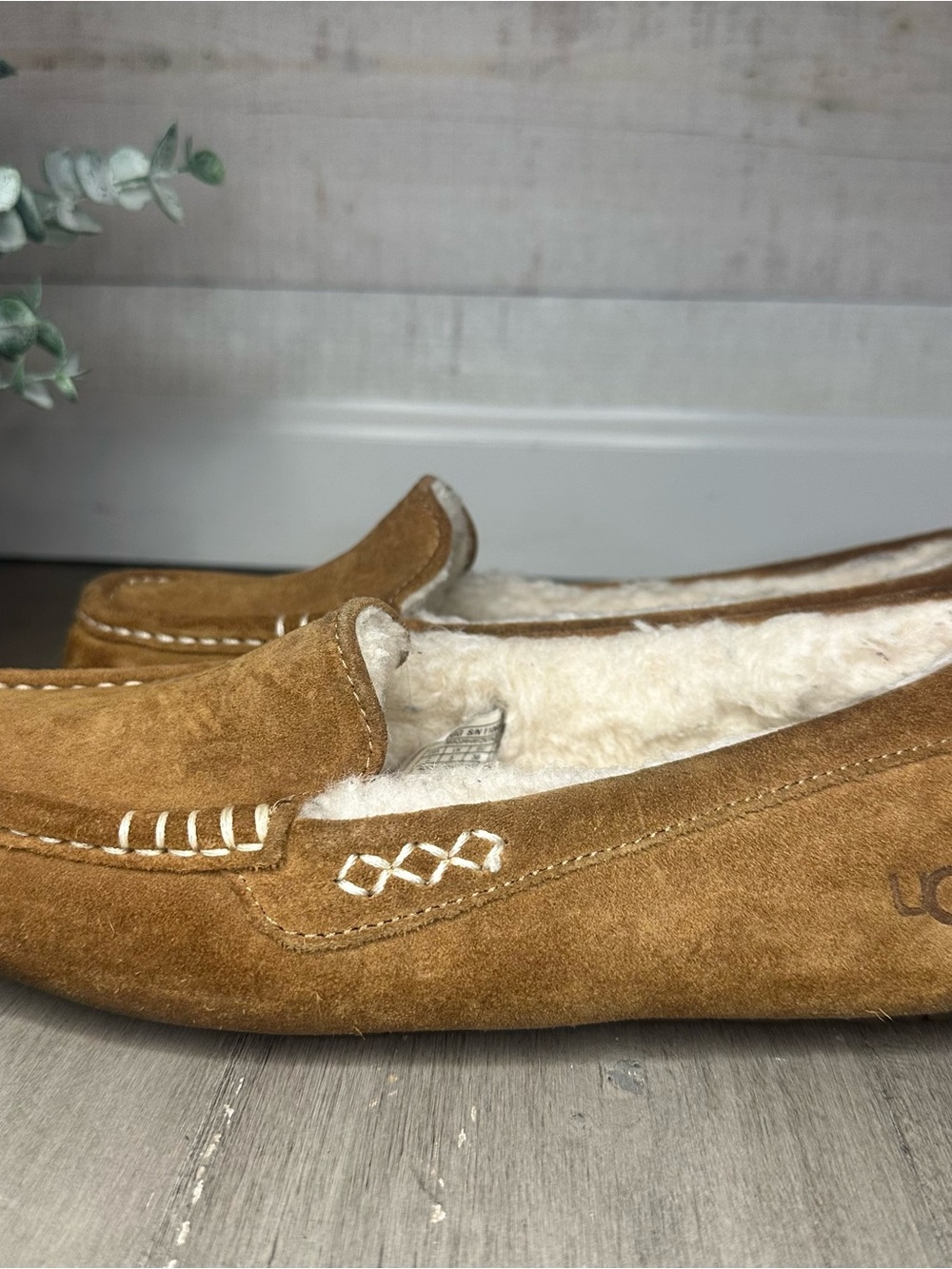 Ugg Ansley Slipper Color: Chestnut
Women’s size 7 - Picture 8 of 12